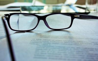 What should be included in a contract of employment?